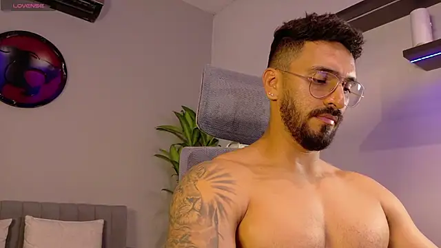 Snapshot of tony_muscle chatting on 25, 5, 2026 tony muscle online show from 25, 5, 2026