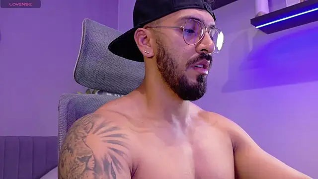 Snapshot of tony_muscle chatting on 14, 6, 2026 tony muscle online show from 14, 6, 2026