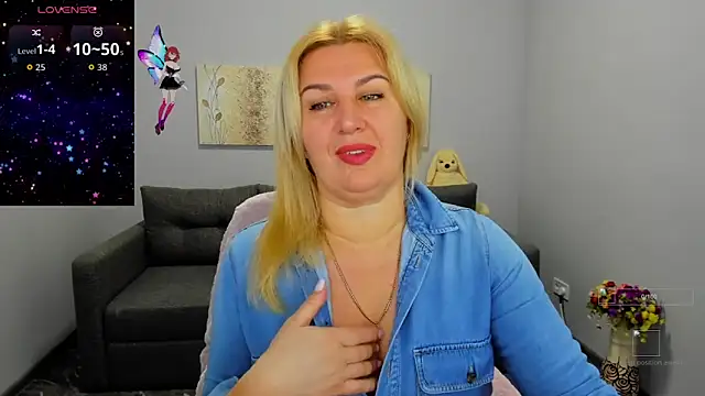 Lili Crossi online show from 2, 12, 2025