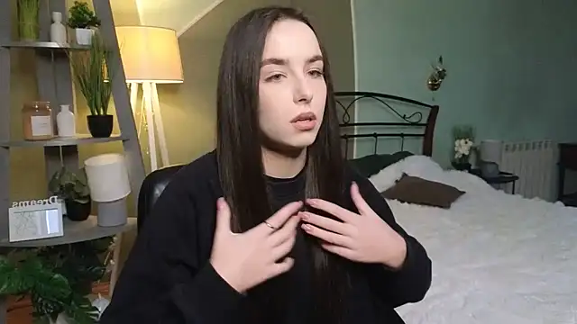 AuroraAksnesss online show from 13, 2, 2025