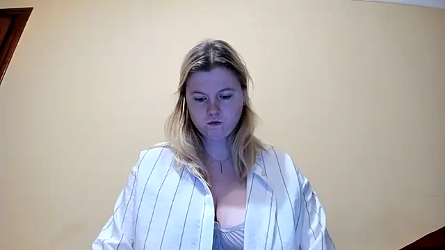 Snapshot of LillyDepp chatting on 2, 12, 2025 LillyDepp online show from 2, 12, 2025