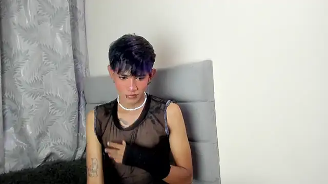 Snapshot of andrew_uwu_ chatting on 28, 11, 2025 andrew uwu online show from 28, 11, 2025