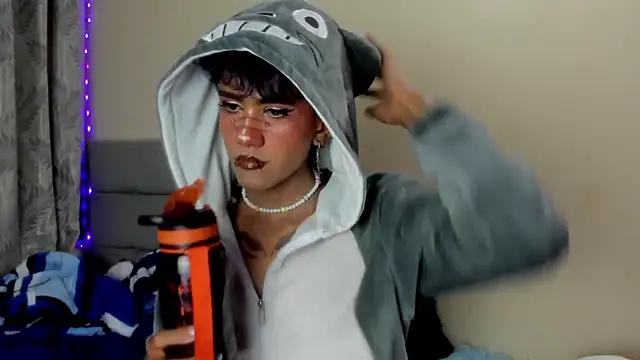 Snapshot of andrew_uwu_ chatting on 21, 12, 2025 andrew uwu online show from 21, 12, 2025