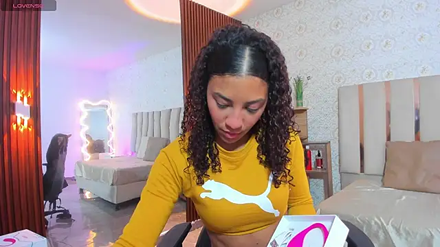 Daphnne tay online show from 5, 10, 2025