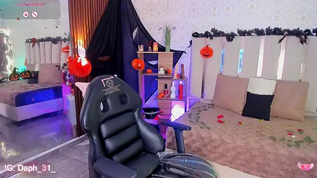 Daphnne tay online show from 27, 10, 2025