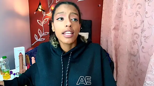 Zia Green online show from 30, 1, 2025