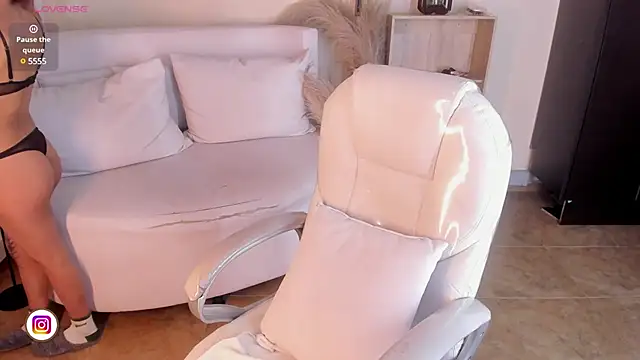 Amy Kiitty  online show from 20, 2, 2025