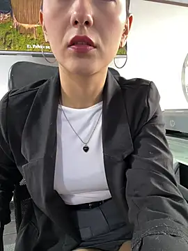 Amy Kiitty  online show from 23, 4, 2026