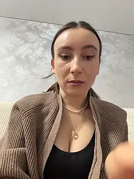 Snapshot of viviandaimond1 chatting on 17, 12, 2025 viviandaimond1 online show from 17, 12, 2025