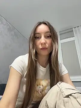 Snapshot of viviandaimond1 chatting on 28, 3, 2026 viviandaimond1 online show from 28, 3, 2026