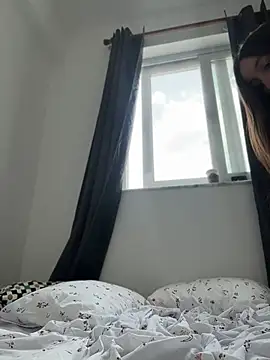Snapshot of viviandaimond1 chatting on 15, 5, 2026 viviandaimond1 online show from 15, 5, 2026