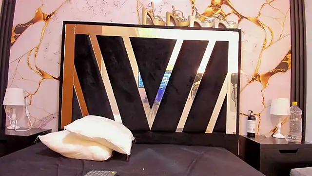 KarinaSimonz online show from 10, 2, 2026