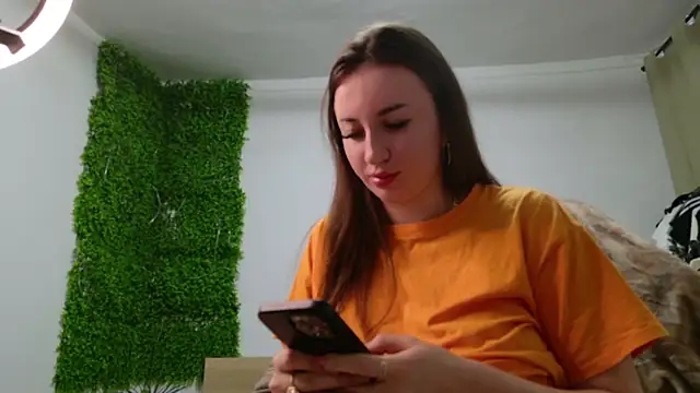 Lorennameliyy online show from 9, 2, 2025