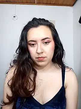 Snapshot of Emi_chik chatting on 20, 12, 2024 Emi chik online show from 20, 12, 2024