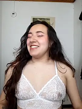 Snapshot of Emi_chik chatting on 22, 12, 2024 Emi chik online show from 22, 12, 2024