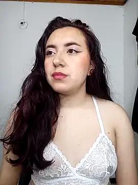 Snapshot of Emi_chik chatting on 4, 1, 2025 Emi chik online show from 4, 1, 2025