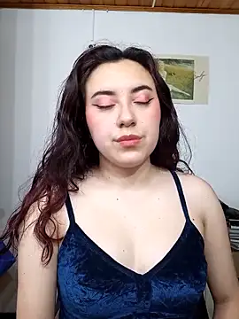 Snapshot of Emi_chik chatting on 22, 3, 2025 Emi chik online show from 22, 3, 2025