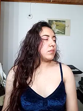 Snapshot of Emi_chik chatting on 10, 9, 2025 Emi chik online show from 10, 9, 2025