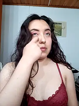 Snapshot of Emi_chik chatting on 18, 9, 2025 Emi chik online show from 18, 9, 2025