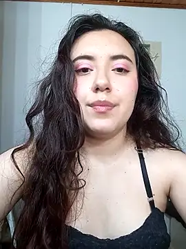 Snapshot of Emi_chik chatting on 2, 10, 2025 Emi chik online show from 2, 10, 2025