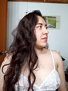 Snapshot of Emi_chik chatting on 12, 10, 2025 Emi chik online show from 12, 10, 2025