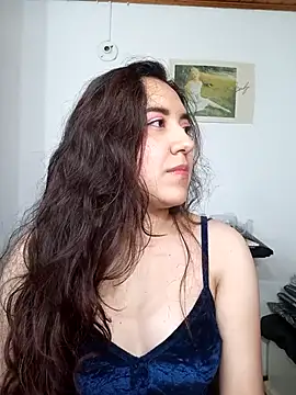 Snapshot of Emi_chik chatting on 15, 10, 2025 Emi chik online show from 15, 10, 2025