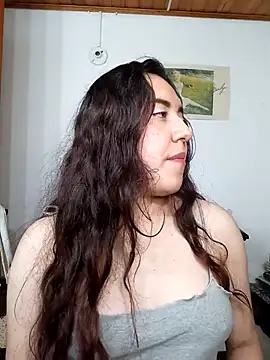 Snapshot of Emi_chik chatting on 23, 10, 2025 Emi chik online show from 23, 10, 2025