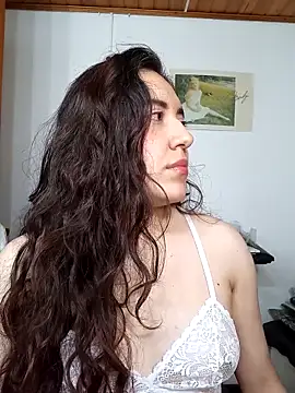 Snapshot of Emi_chik chatting on 26, 10, 2025 Emi chik online show from 26, 10, 2025