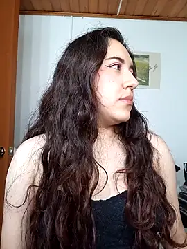 Snapshot of Emi_chik chatting on 30, 10, 2025 Emi chik online show from 30, 10, 2025