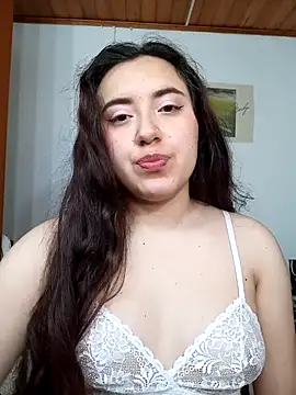 Snapshot of Emi_chik chatting on 2, 11, 2025 Emi chik online show from 2, 11, 2025