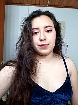 Snapshot of Emi_chik chatting on 5, 11, 2025 Emi chik online show from 5, 11, 2025