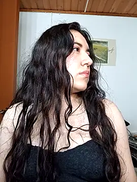 Snapshot of Emi_chik chatting on 25, 11, 2025 Emi chik online show from 25, 11, 2025