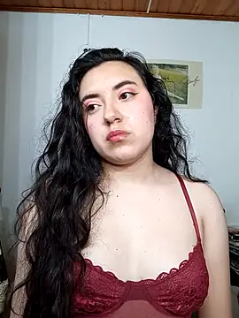 Snapshot of Emi_chik chatting on 28, 11, 2025 Emi chik online show from 28, 11, 2025