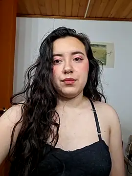 Emi chik online show from 19, 3, 2026