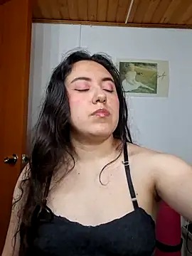 Emi chik online show from 29, 4, 2026