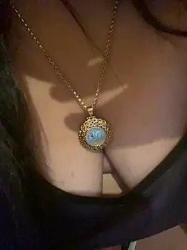 Cameelia online show from 15, 9, 2025