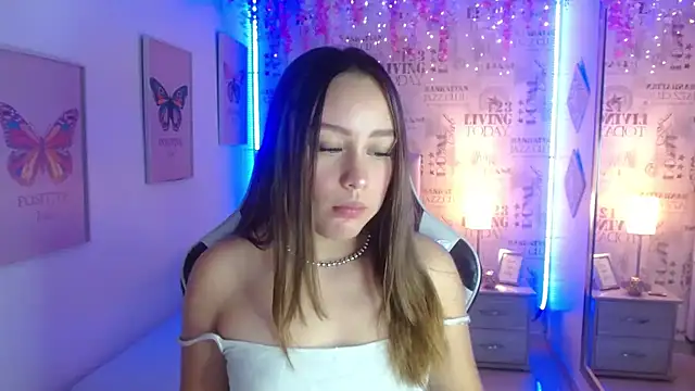 Ivyy Crystal online show from 11, 3, 2025