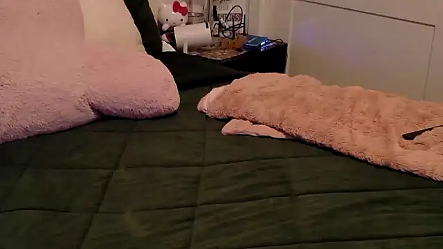 explosivekitty69 online show from 10, 11, 2025