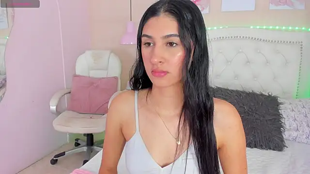 Snapshot of Ashley_Evans18 chatting on 4, 1, 2025 Ashley Evans18 online show from 4, 1, 2025