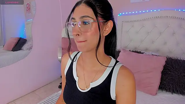 Snapshot of Ashley_Evans18 chatting on 14, 1, 2025 Ashley Evans18 online show from 14, 1, 2025