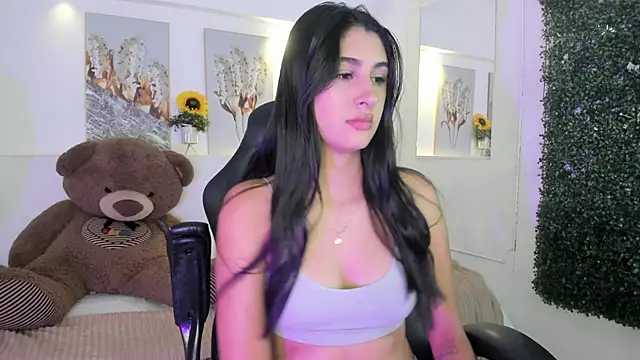 Snapshot of Ashley_Evans18 chatting on 25, 10, 2025 Ashley Evans18 online show from 25, 10, 2025