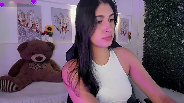 Snapshot of Ashley_Evans18 chatting on 27, 11, 2025 Ashley Evans18 online show from 27, 11, 2025