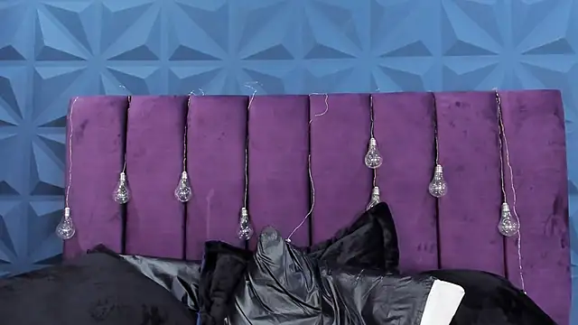 Snapshot of NicoleJonss chatting on 8, 2, 2025 NicoleJonss online show from 8, 2, 2025