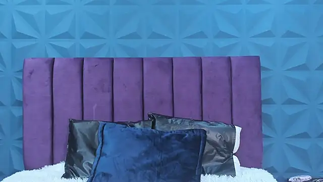 Snapshot of NicoleJonss chatting on 21, 2, 2025 NicoleJonss online show from 21, 2, 2025