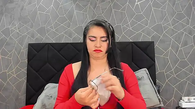 Snapshot of NicoleJonss chatting on 27, 2, 2025 NicoleJonss online show from 27, 2, 2025