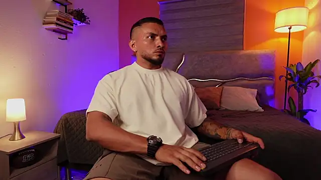 maximusclark1 online show from 13, 6, 2026