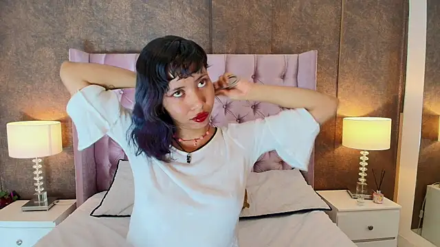 Akane Uwu online show from 13, 2, 2025