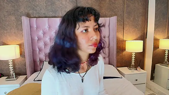 Akane Uwu online show from 13, 2, 2025