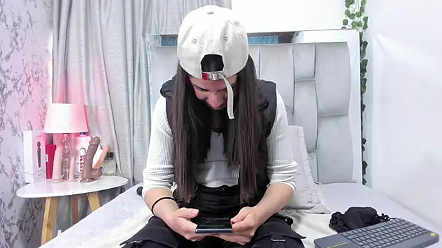 dafne queenn online show from 22, 9, 2025