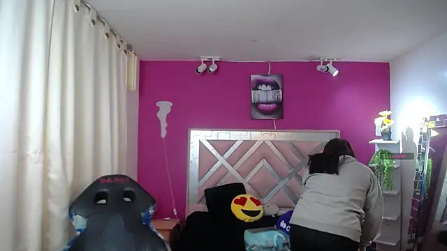 Naiara Sex  online show from 27, 12, 2024